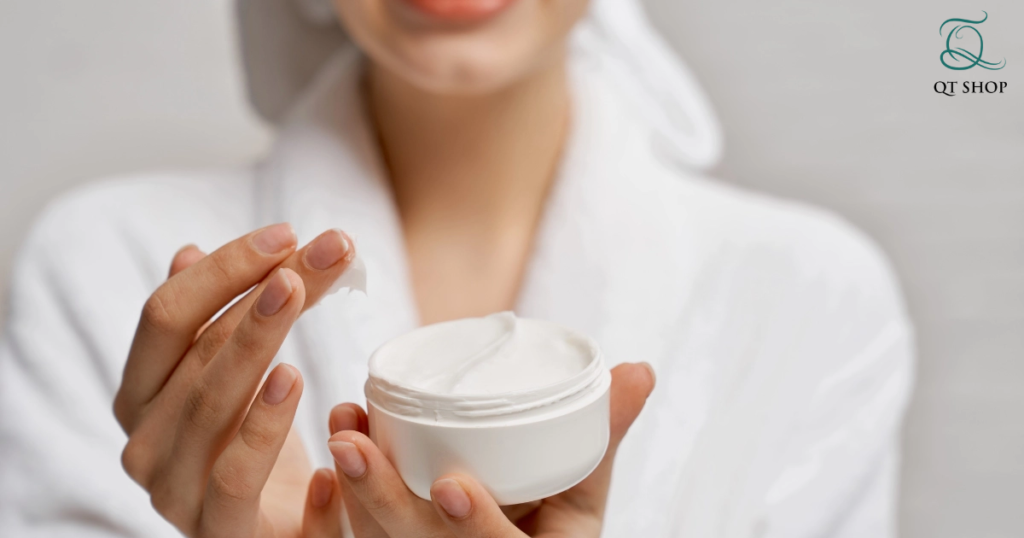 Giữ da đủ ẩm mỗi ngày chính là bí quyết để nuôi dưỡng làn da khỏe mạnh và tươi trẻ bền lâu